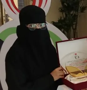 من الأوجام.. زهراء آل جميع تواجه «الشلل الرعاش» بتمكين مرضى والدعم المعنوي والعلاجي بتثقيف المجتمع