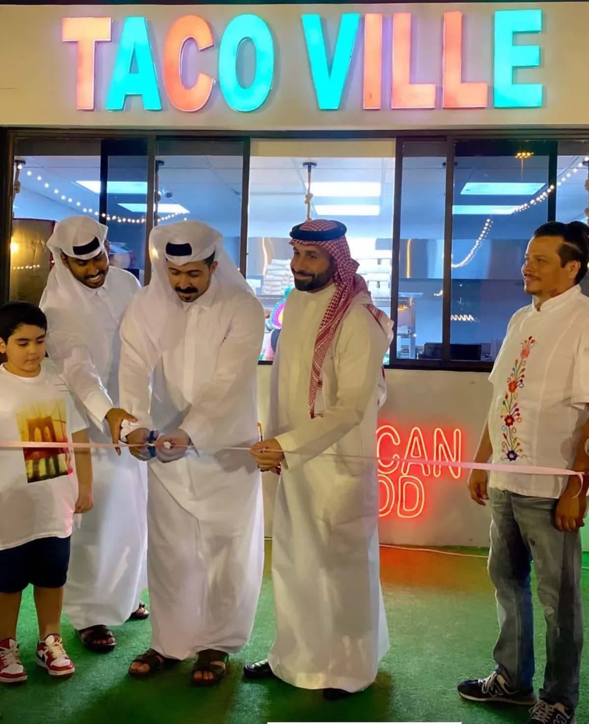 مطعم تاكوڤل من القطيف إلى قطر