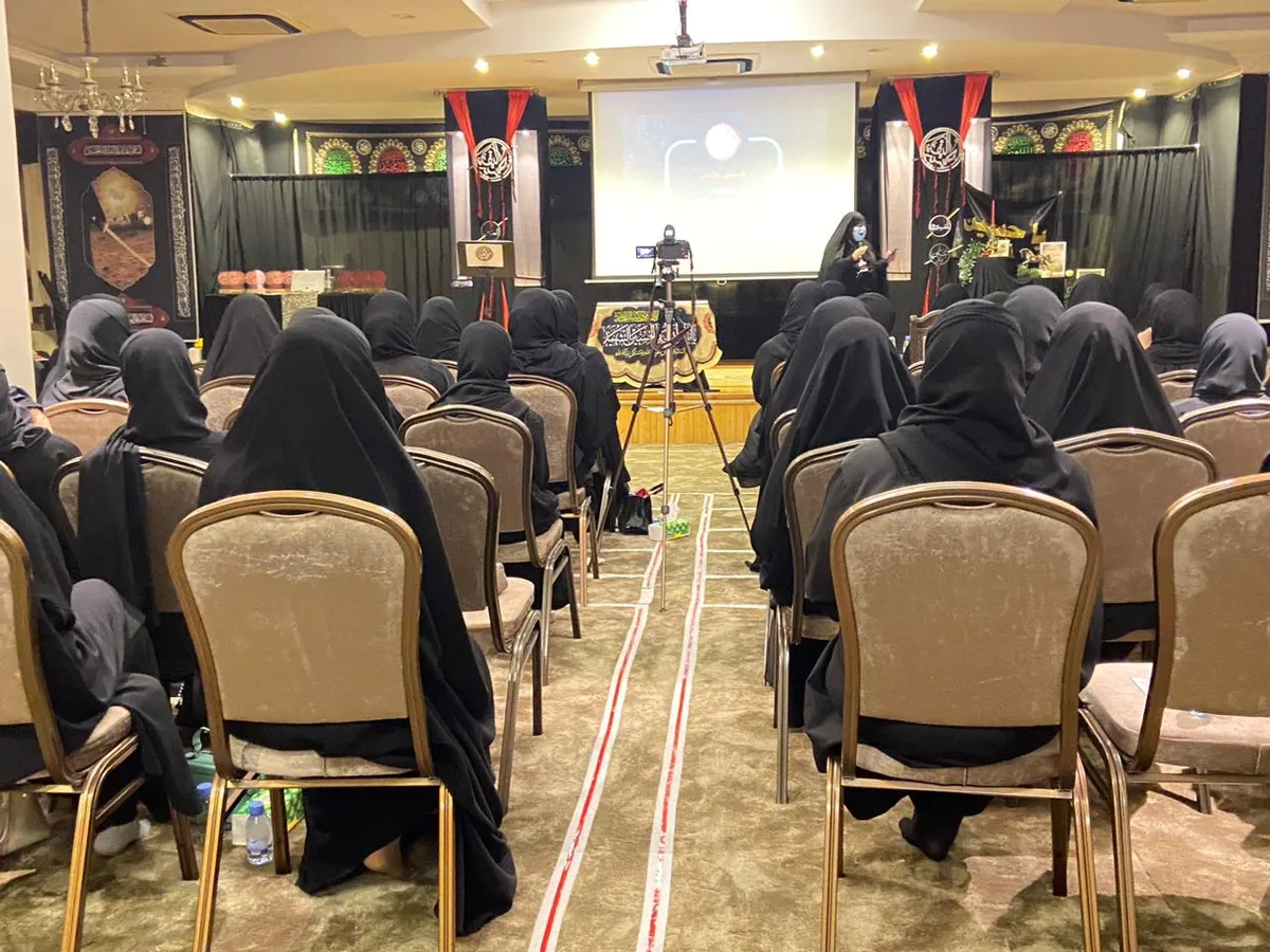 في القطيف.. بين دقيقتين و6 دقائق خطيبات يرثين الحسين في الملتقى الحادي عشر
