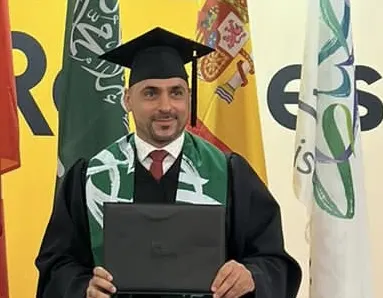 من القطيف.. جامعة لاروش في إسبانيا تمنح «محمد الصائغ» الماجستير في إدارة الفنادق الدولية