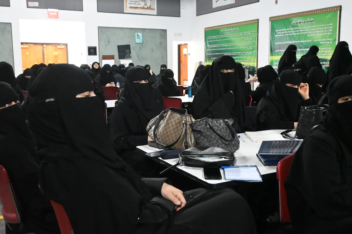 في القطيف.. 112 منسقة أمن وسلامة مدرسية يتعرفن على أدلة نظام السلامة المدرسية بتعليم الشرقية