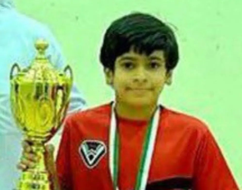 من صفوى.. لاعب الصفا مهدي المغلق يتوج بكأس المملكة للاسكواش