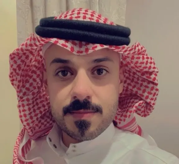 في القطيف.. «علي» ينير أسرتي «آل خضر» و«آل شيف»