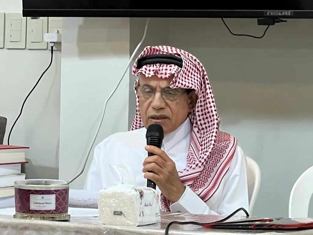 مُتحدثًا عن تجربته.. الأديب الفرج: امرأتان كان لهُما الفضل في إثراء حياتي الأدبية.. ومعظم شعري مُوجه إلى حواء