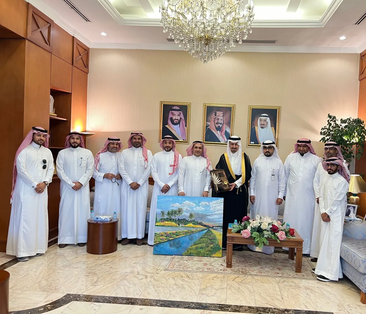 محافظ القطيف يلتقي رئيس وأعضاء جمعية التنمية بحلة محيش والأزهر الرياضي