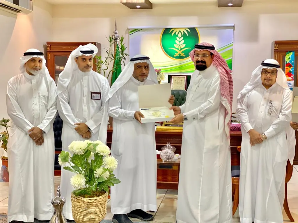 في القطيف.. البيئة والمياه والزراعة تحتفي بفريق «اللوز القطيفي»