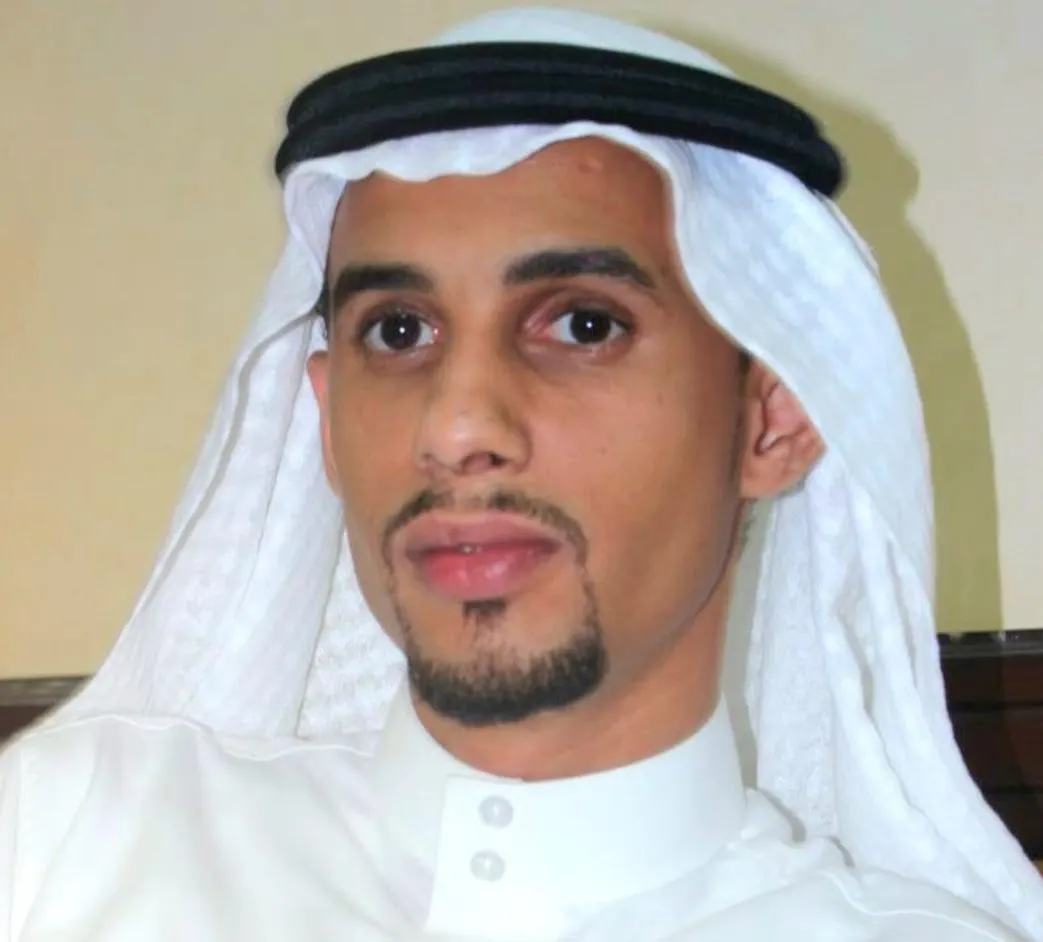 من صفوى.. بأمر خادم الحرمين الشريفين.. منح وسام الملك عبد العزيز لـ«حسين آل دخيل»