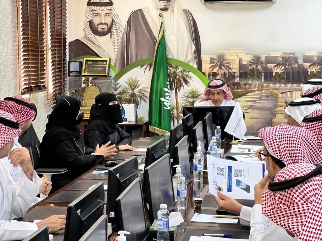 مدير عام بيئة الشرقية يلتقي وفدًا من معهد الإدارة العامة