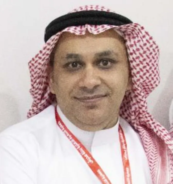 من حلة محيش.. لمشاركته في إنجاح «فعالية اللوز القطيفي» بالربيعية.. البيئة والمياه والزراعة بالقطيف تكرِّم «د. علي الدمستاني»