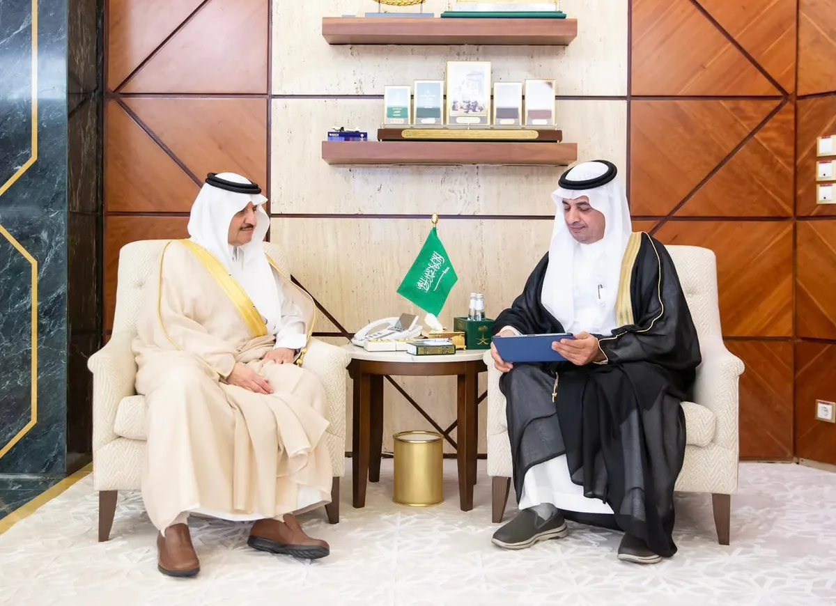 من صفوى.. أمير الشرقية يستقبل المخترع محمد آل جعفر