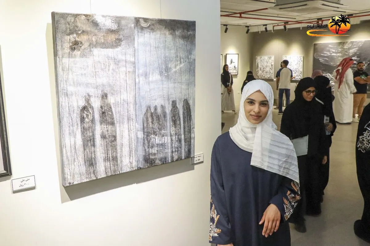 من صفوى.. بـ الأبيض والأسود.. رحمة السادة تحول مشاعر غريب إلى لوحة فنية على جدران «أبيض وأسود»
