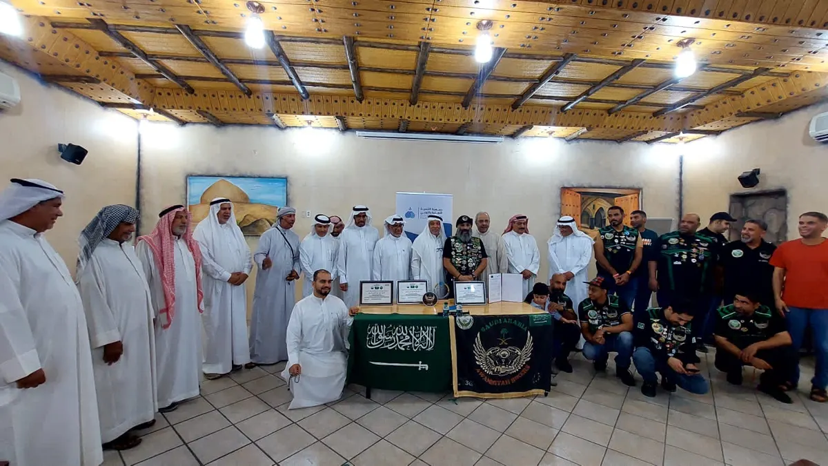في نادي كبار السن بالتوبي.. سائقو دراجات نارية ينقلون صورة مغايرة عنها!