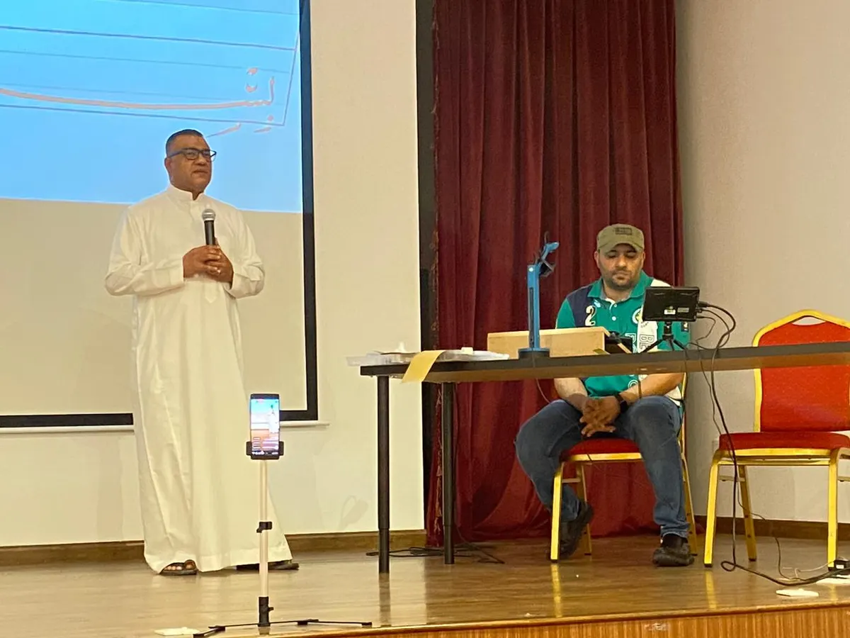 في القطيف.. العلوي يتعمق في إبداعات وخفايا خط الإجازة
