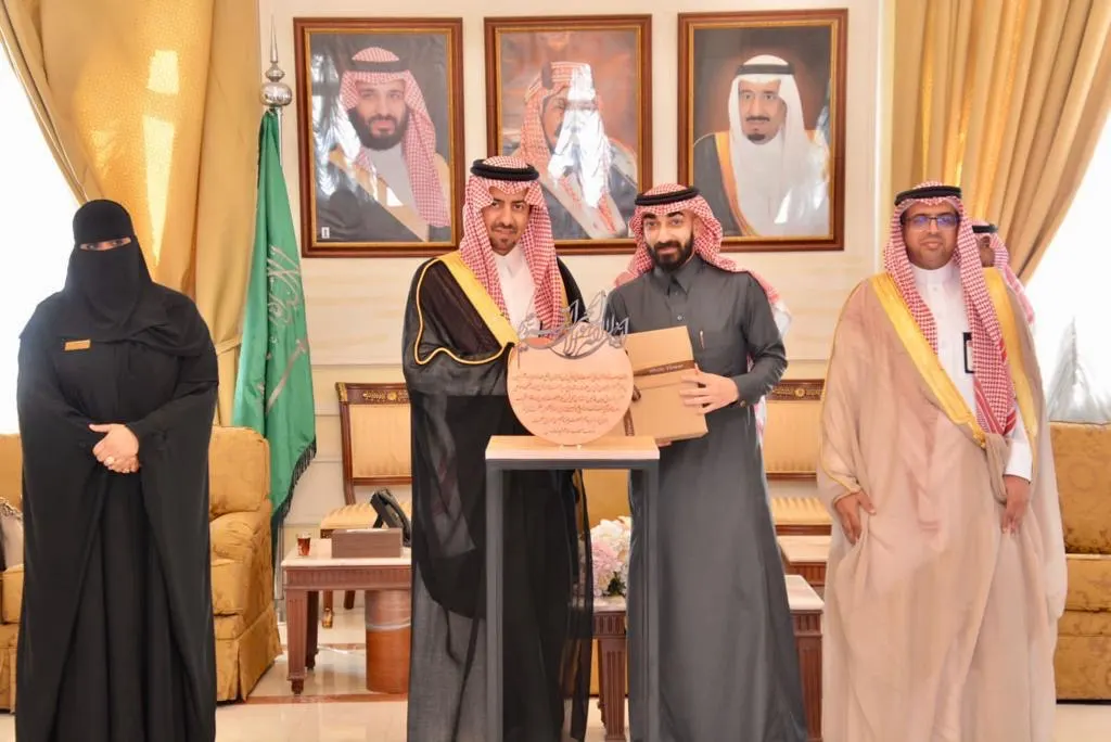 الخريف يرعى تكريم الداعمين للجهات التعليمية بالقطيف