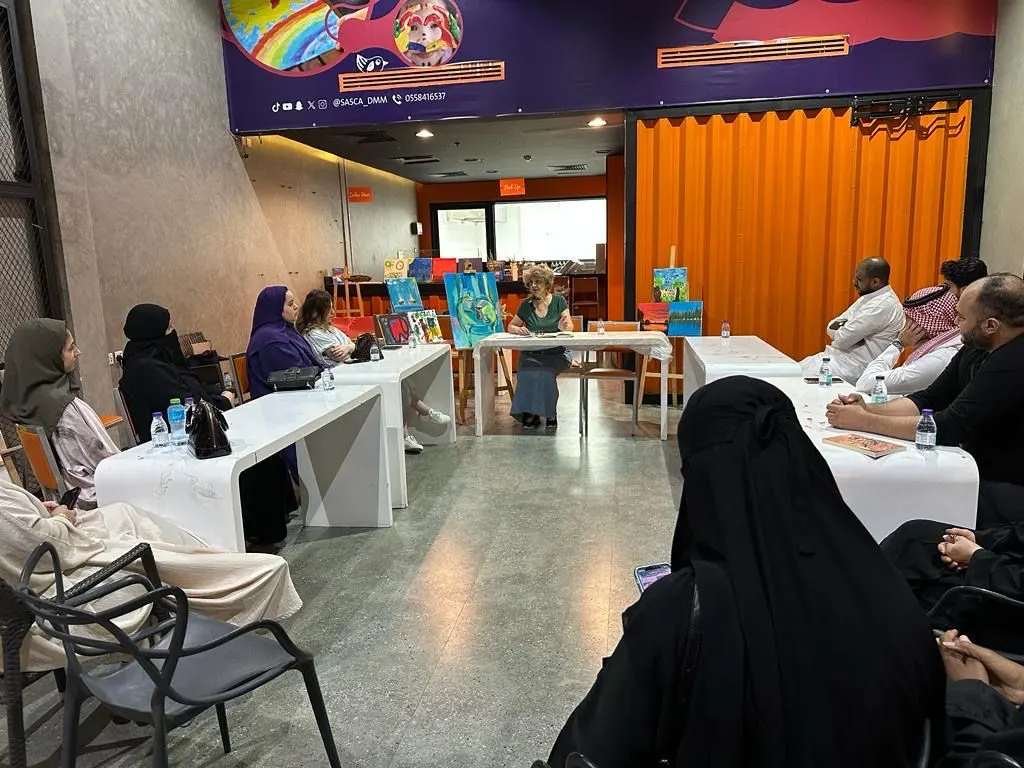 بـ ورش تدريبية.. فنانو القطيف ينثرون الفن والإبداع والابتكار في جمعية الثقافة والفنون بالدمام