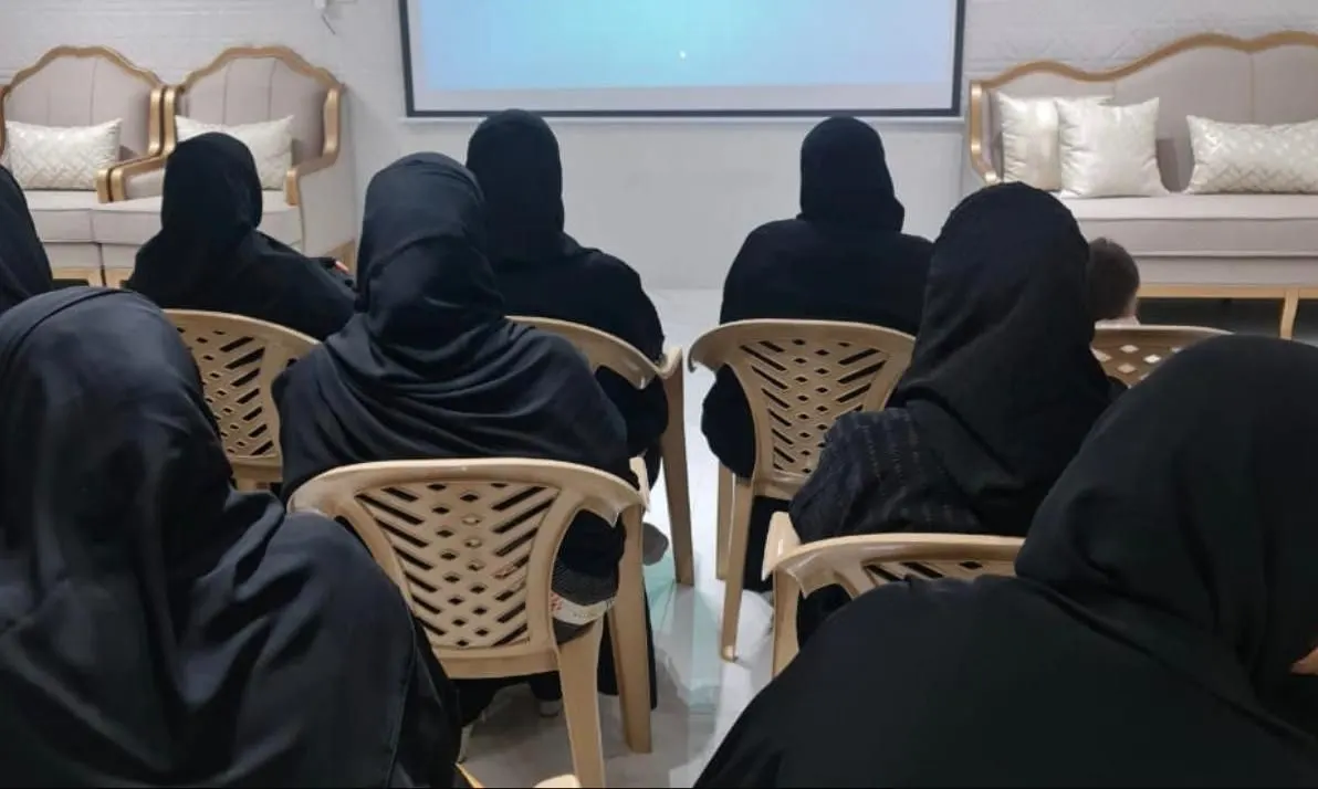 في سيهات.. التخطيط المالي للأسرة يجمع 30 سيدة في أثر النسائي