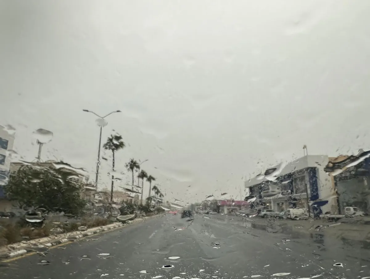 إنذار اللون البرتقالي يلوِّن القطيف.. الأرصاد تتوقع أمطارًا متوسطة على المحافظة