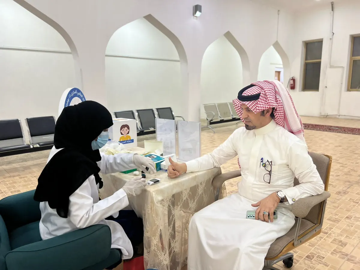 في القطيف.. إخضاع منسوبي مركز التنمية لاختبار الاستجابة لمرض السكر