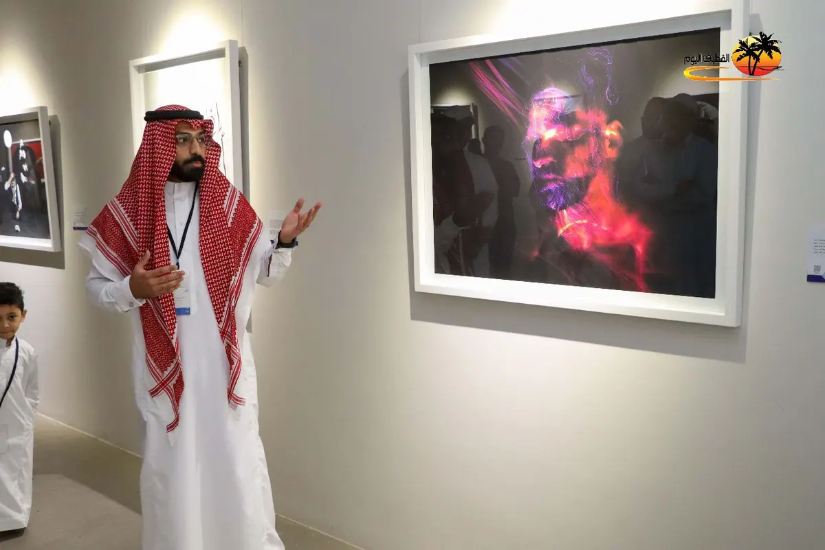 من البحاري.. في أولى مشاركاته مع فوتغرافيي القطيف.. محمود آل حماد يعكس «أثر الروح» على زاوية من «أثر»