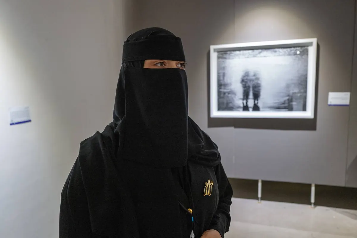من يوم ماطر في الجش.. زينب الزاير تسوّر عمرًا من «الرفقة الطيبة» في مرآة الماء