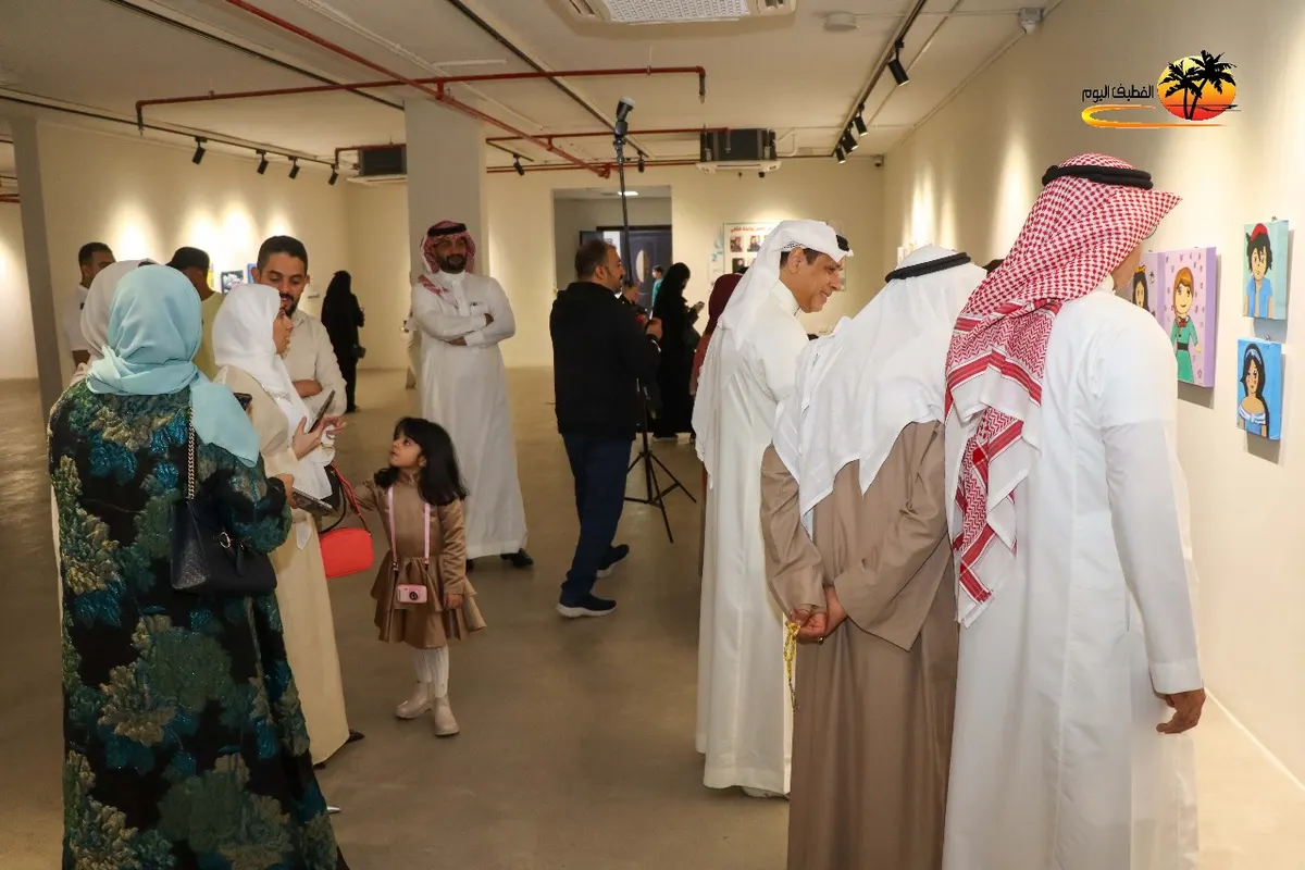 في القطيف.. الفن ليس حكرًا على الكبار.. 10 أطفال يلونون صالة علوي الخباز بـ90 لوحة تشكيلية.. صور وفيديو