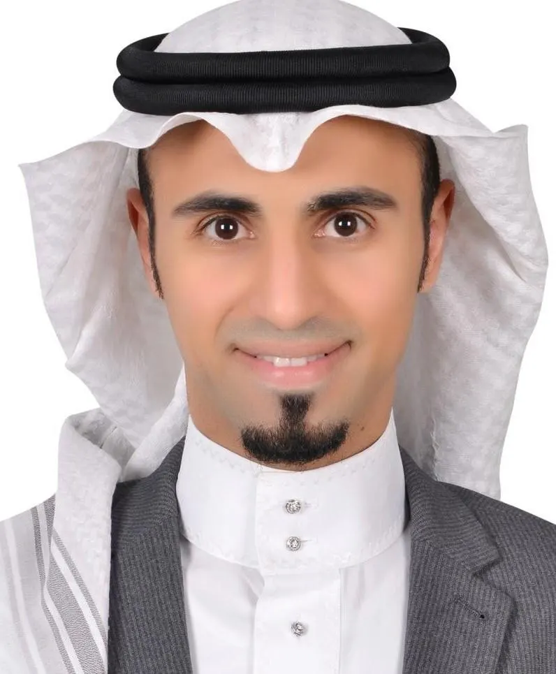 في القطيف.. مشوار 10 أعوام ينتهي بـ«الدرر البهية من الوثائق الزايرية».. نذير الزاير يبحر في اسم أسرته بـ دراسة مخطوطات من 1197هـ