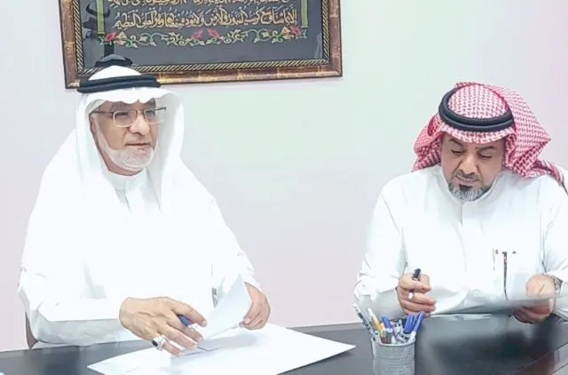 لتنظيم العمل بمقبرة القديح.. اتفاقية تعاون تجمع «فردوس القطيف» لإكرام الموتى وجمعية مضر