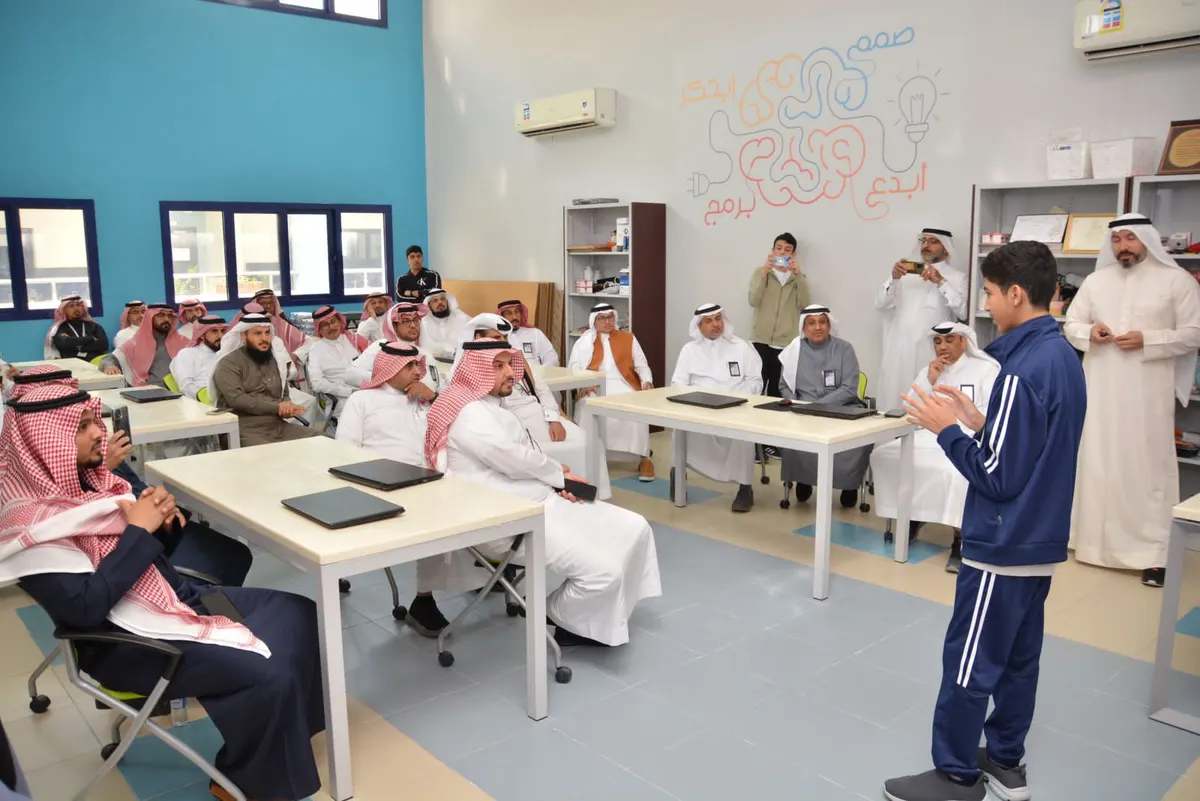 وفد تعليم جازان يطلع على النجاحات التعليمية بمدارس محافظة القطيف