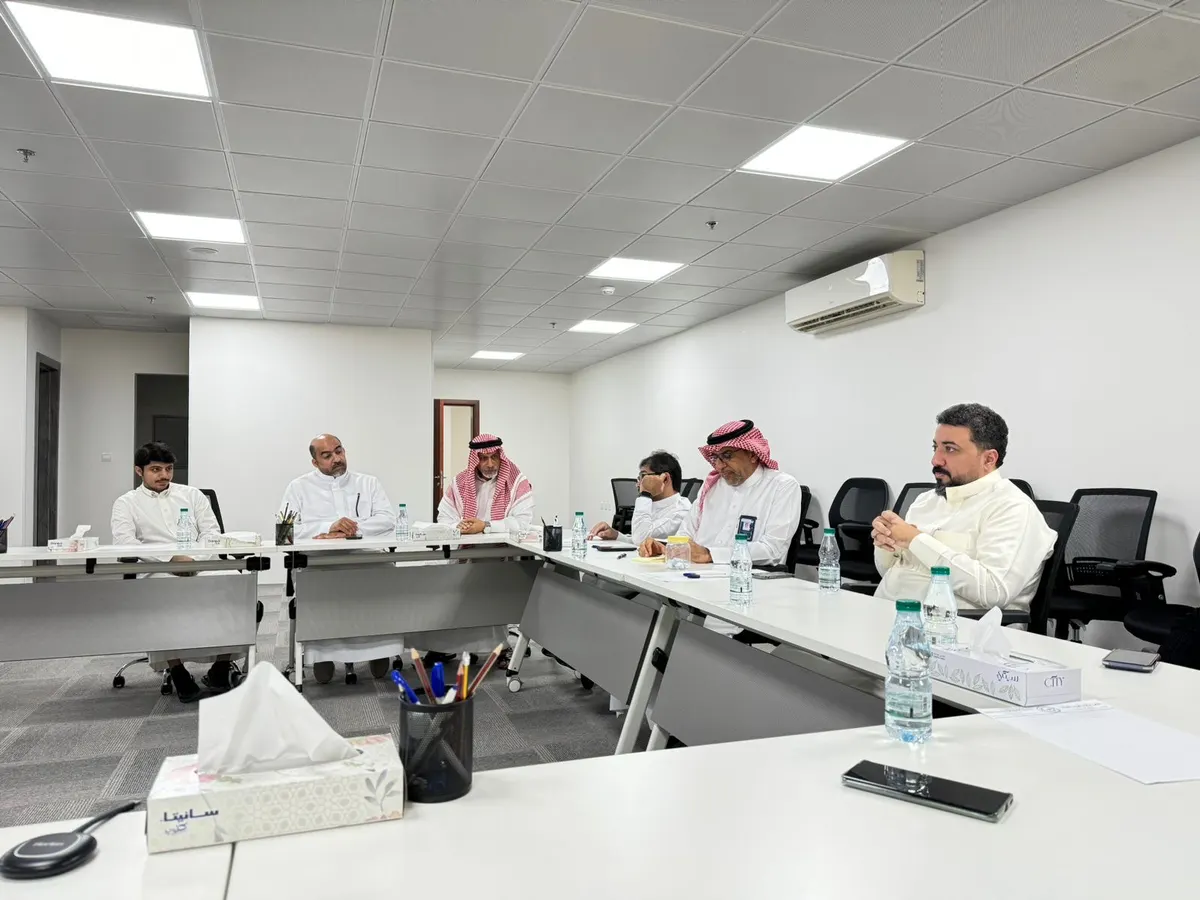 في سيهات.. «جسور» تمتد بين إدارة «سعادة» ومنسوبيها