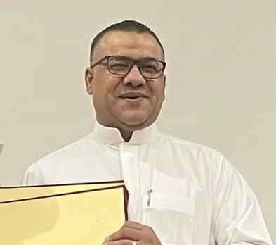 من حلة محيش.. نظير مشاركته في «تأملات بسملية».. جماعة الخط العربي تكرِّم «السيد مصطفى العرب»
