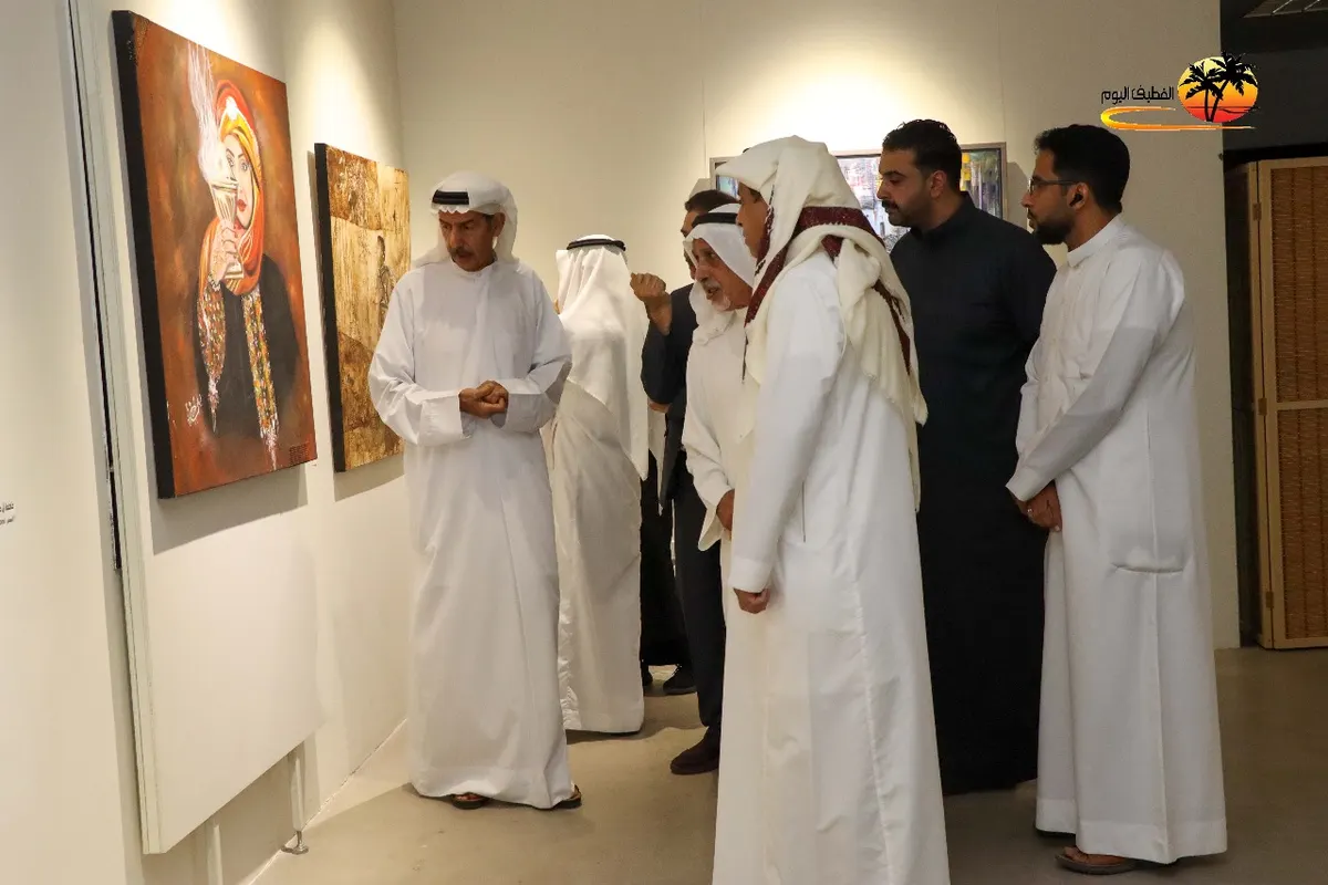 من سيهات.. تراث المرأة الجنوبية يستقر «خارج الإطار».. بألوان ليلى المطر