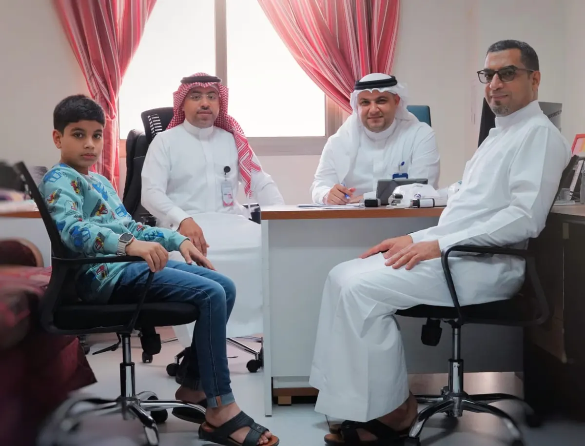 في حالة مرضية نادرة.. فريق طبي بـ«مركزي القطيف» ينهي معاناة طفل من التهابات متكررة في الرئة