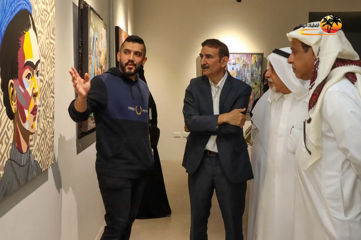 من تاروت.. بعد 70 عامًا من رحيلها.. المكسيكية «فريدا» تخرج من الإطار في القطيف.. أسندها حسين آل فتيل على نقوش المايا
