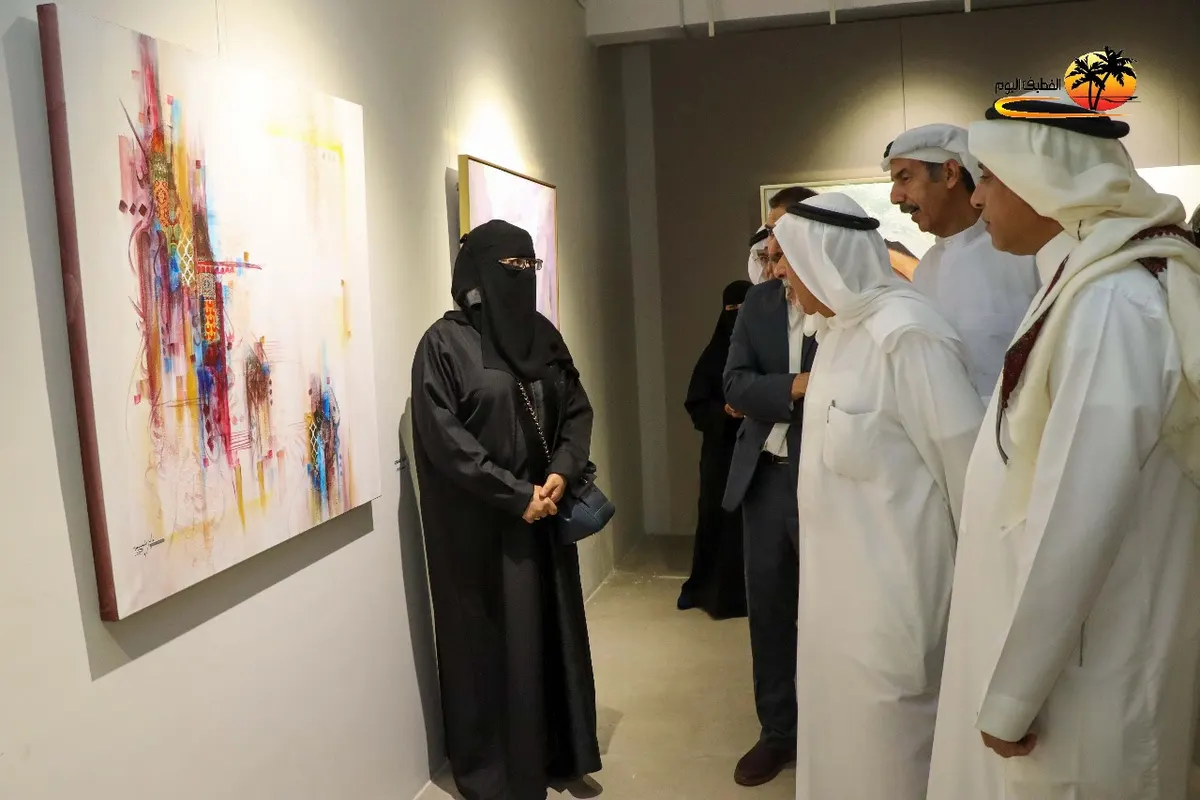 من القطيف.. في «بهجة» فايزة المسعود.. حروف وزخرفة إسلامية تتحرر من بروازها