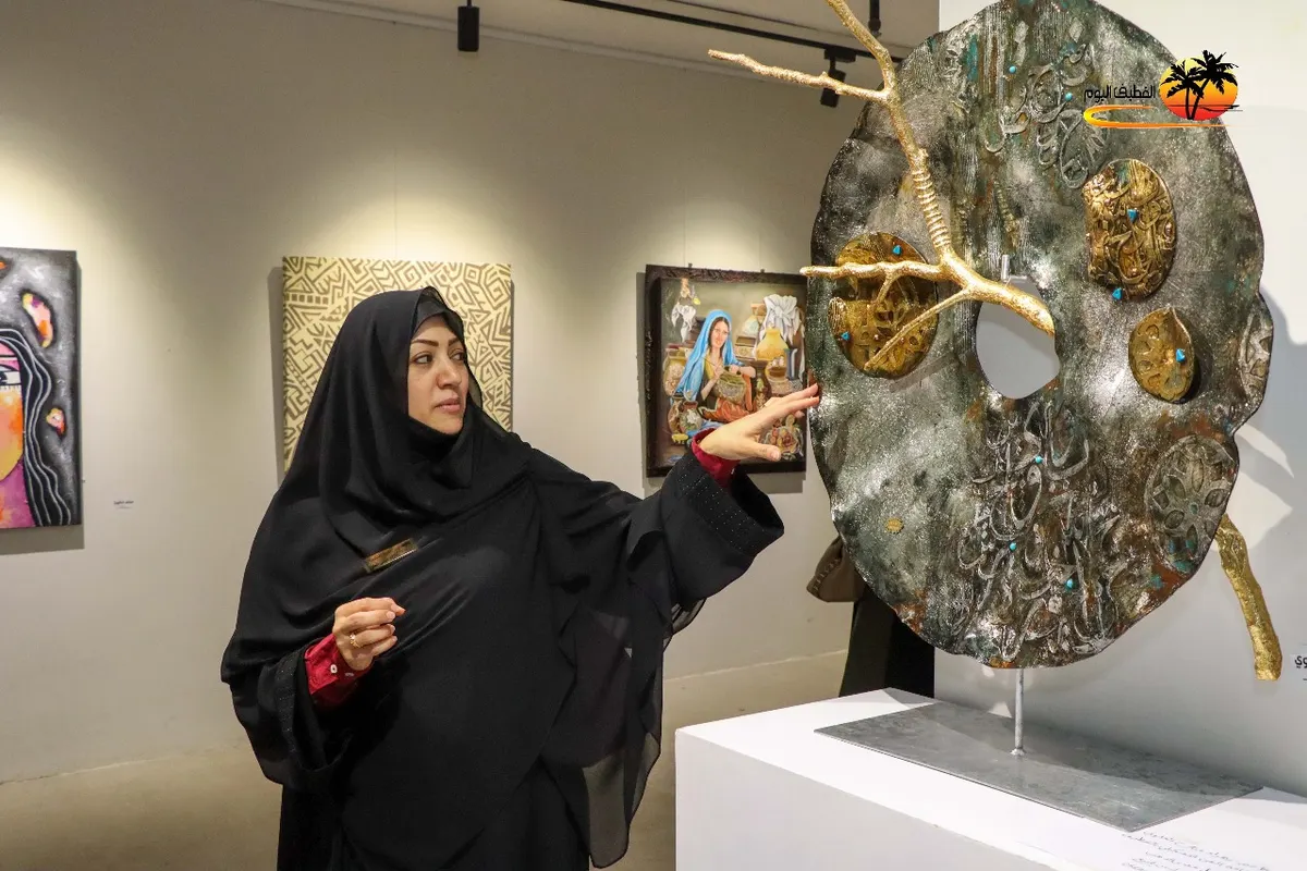 من القديح.. زهراء العلوي تكسر الإطار بـ غصن جاف.. تبرعم ذهبًا وسط مخلفات كرتونية وبلاستيكية