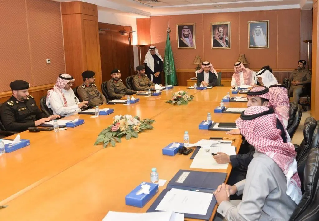 برئاسة محافظ القطيف.. اللجنة الفرعية للسلامة المرورية تناقش إستراتيجية العشر سنوات
