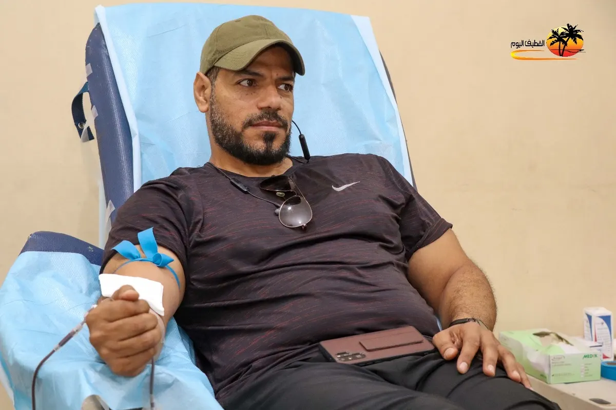 في يومها الأول بسيهات.. حملة «ومن أحياها 17» تستقطب 80 متقدمًا للتبرع بالدم.. صور