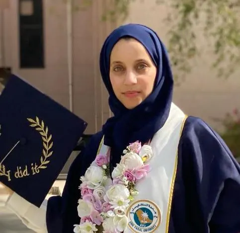 من العوامية.. جامعة الملك فيصل تمنح «فاطمة الفرج» الماجستير في علوم التمريض