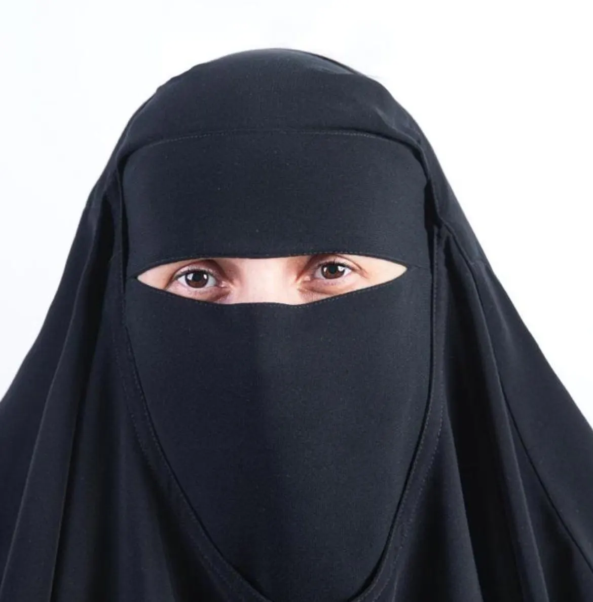 من جزيرة تاروت.. نظير جهودها.. ضمان القطيف يكرّم «حكيمة الجنوبي»