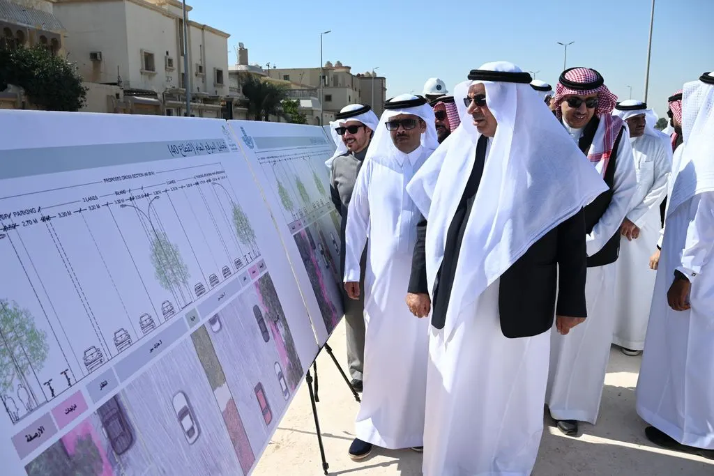 في القطيف.. أمين الشرقية يطّلع على سير الأعمال في عدد من المشاريع التنموية