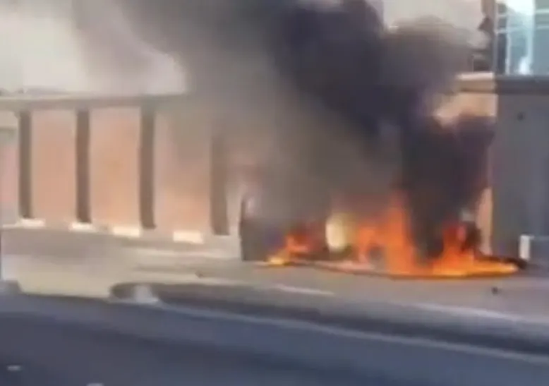 نجاة مقيم من احتراق سيارة على الواجهة البحرية بالقطيف