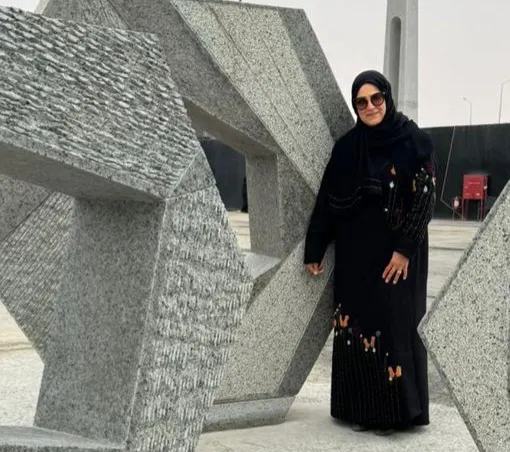 من سيهات.. أزهار المدلوح تجسّد تاريخ الوطن بمنحوتتها «امتداد»