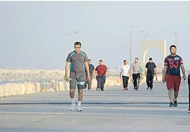 في القطيف.. الالتزام بالمشي نهايته ذهب.. «الترجي» ينظم تحدي مشي 100 ألف خطوة