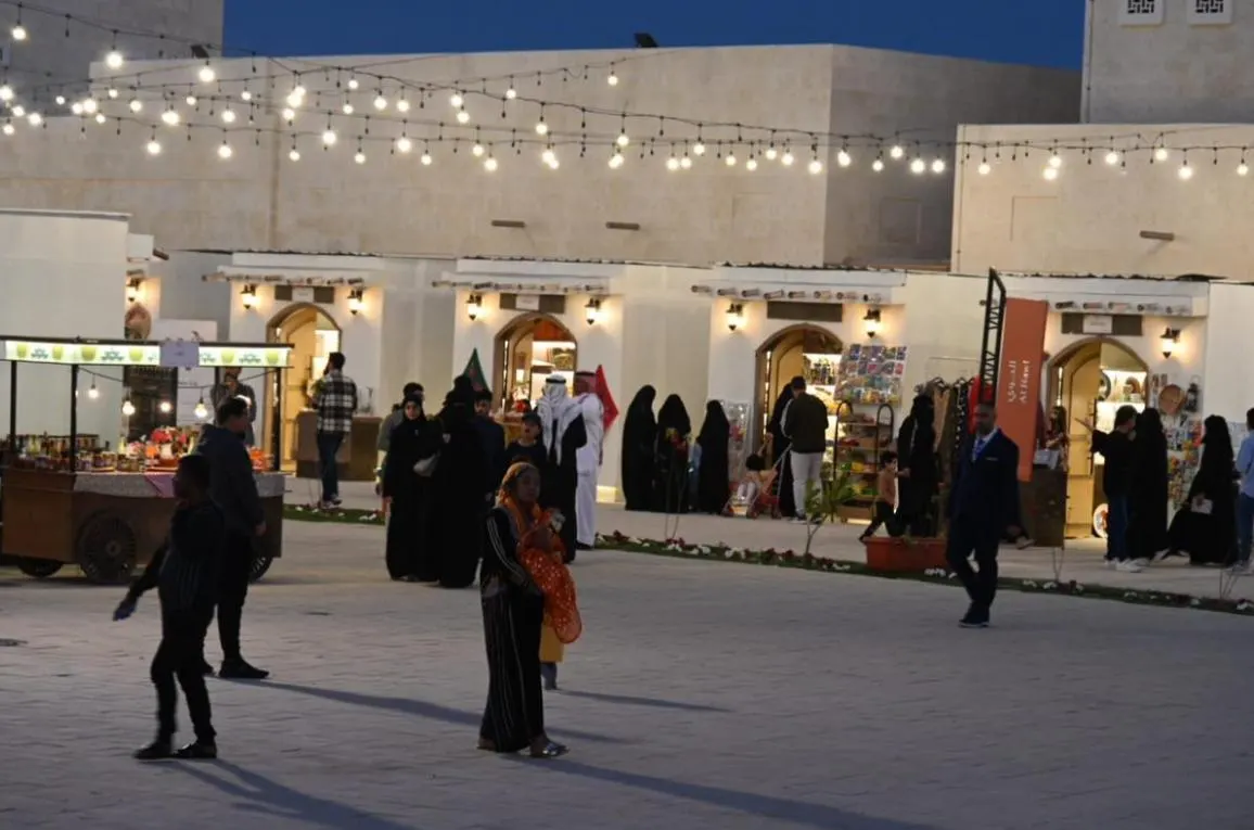 «حرفيون» مستمر.. ورشة عمل «التصوير الفوتوغرافي» وأوبريت وطن وبرامج تفاعلية ولقاء وظيفي