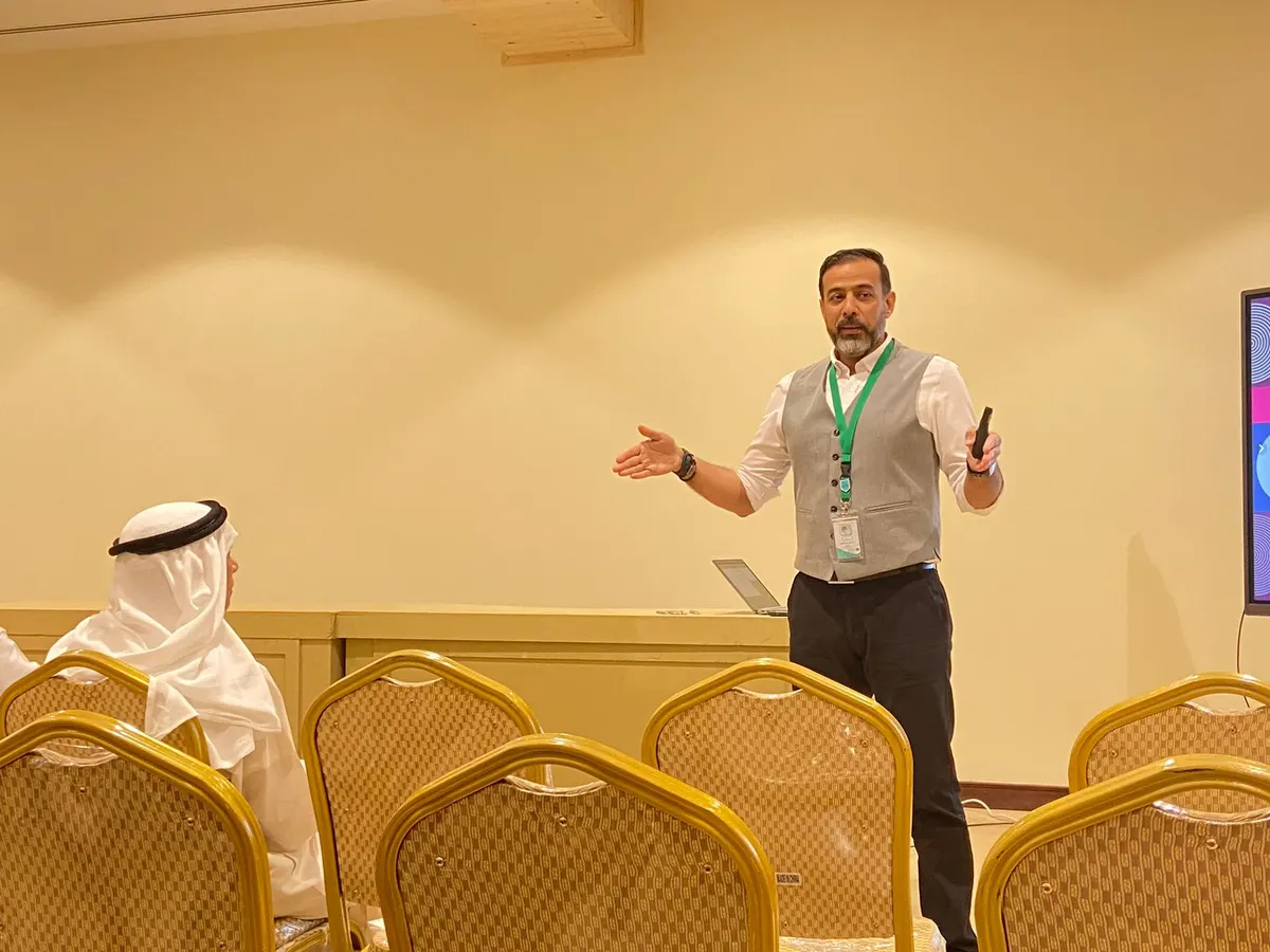 كيف تكون رقمًا صعبًا في سوق العمل.. عصام المرهون يعرِّف زوار «حرفيون 3» بصناعة الهوية الشخصية