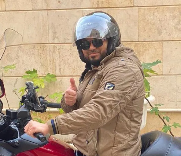 من جارودية القطيف.. الرحالة الكابتن آل رجب يغادر المملكة إلى الهند.. على دراجة نارية