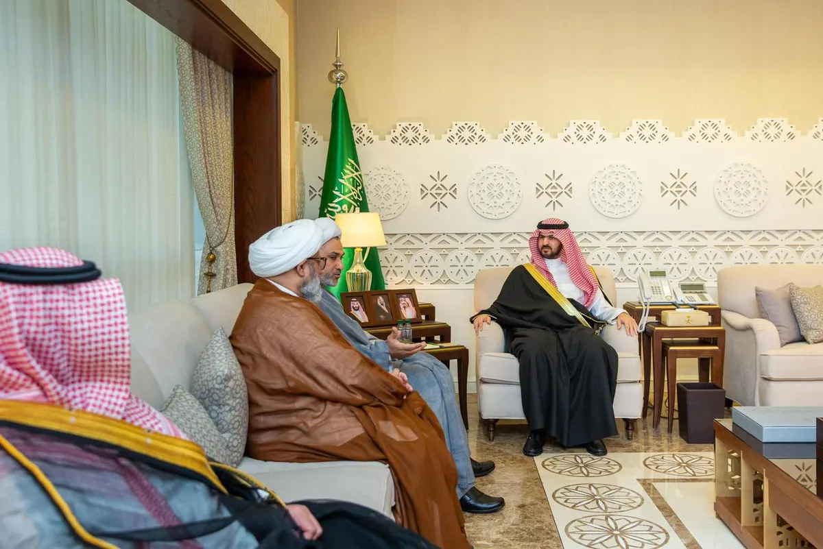 نائب أمير الشرقية يستقبل قاضي دائرة الأوقاف والمواريث بالقطيف الشيخ المشيخص
