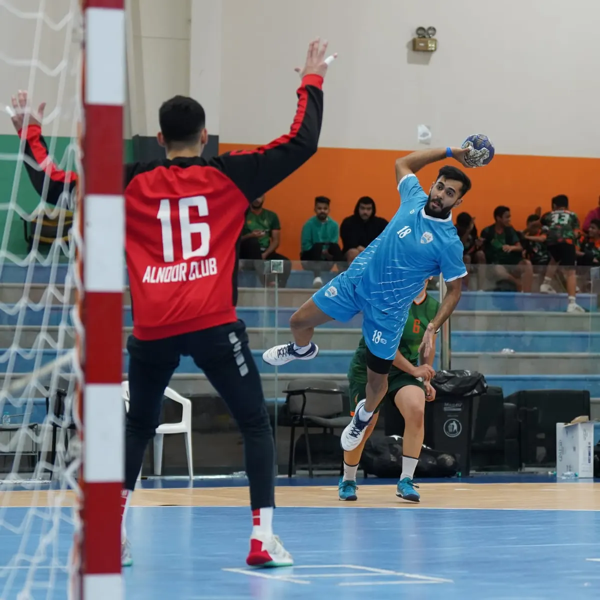 مضر يزاحم الخليج صدارة ممتاز شباب اليد