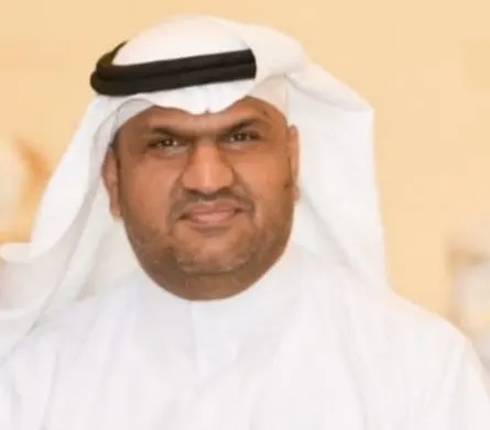من صفوى.. تتويج الشاعر ياسر الغريب بالمركز الثاني لـ«جائزة عبد الله بن إدريس الثقافية»