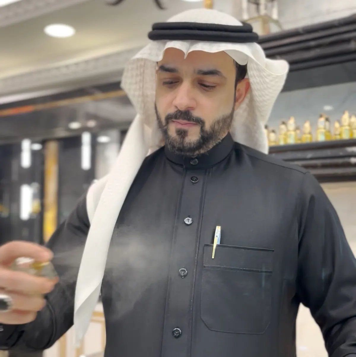 عشان تعرف كيف تستخدم عطرك بطريقة صحيحة.. عطنا نصف دقيقة واسمع كلمات عطرية